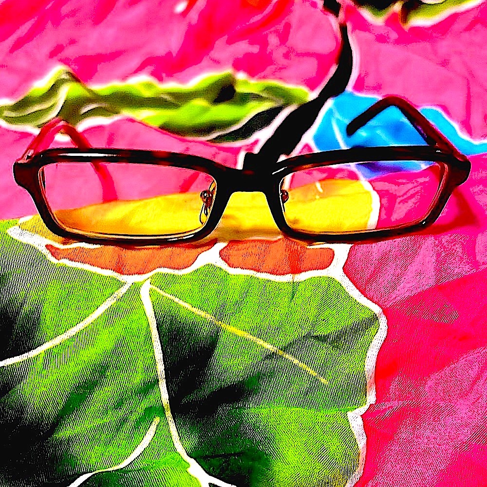 GUCCI -the perfect glasses- AKA: 2979